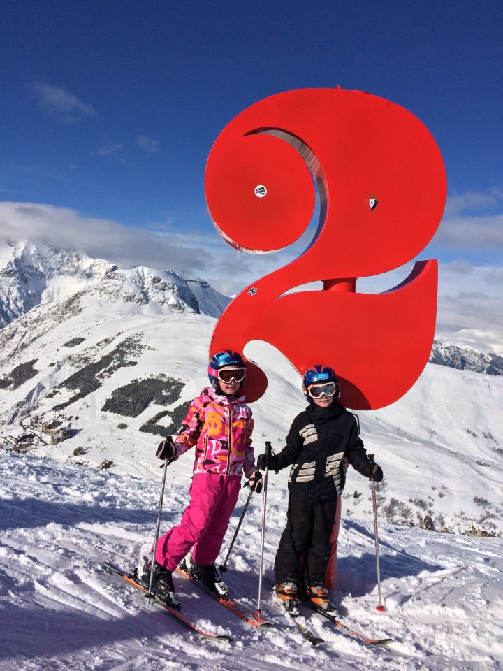  Twins Ava and Miles on the slopes at Les Deux Alpes