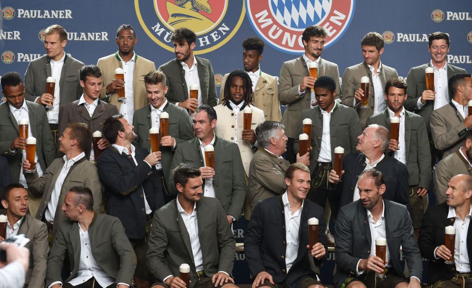 Even Bayern Munich love a Thursday beer watching the football...