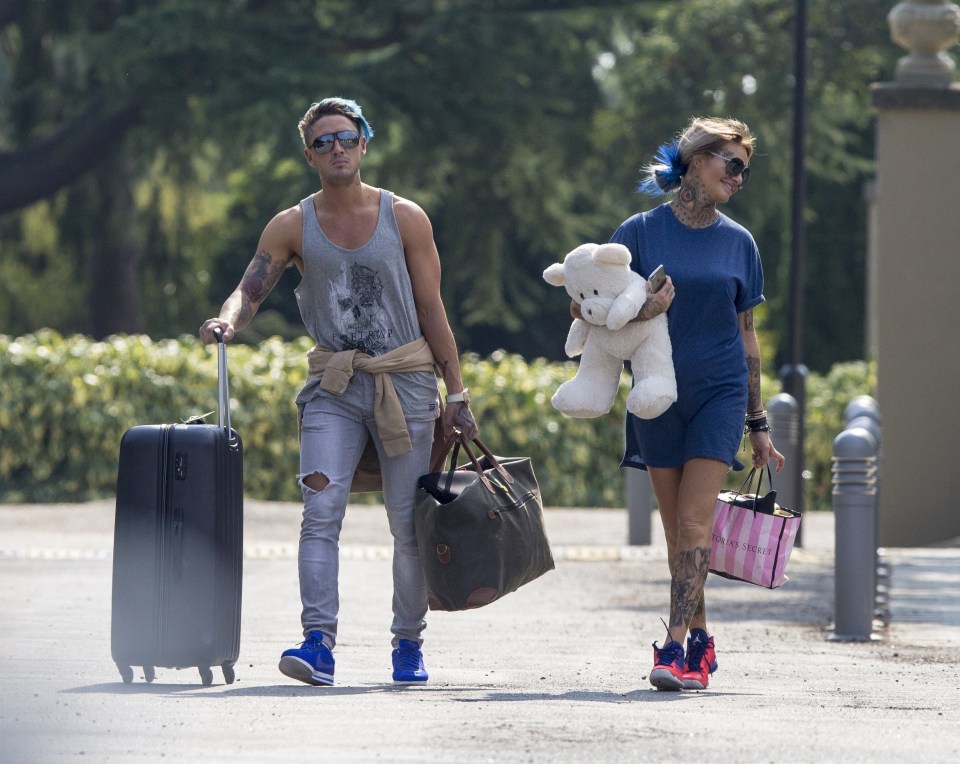 The couple seemed in high spirits after their sleepover