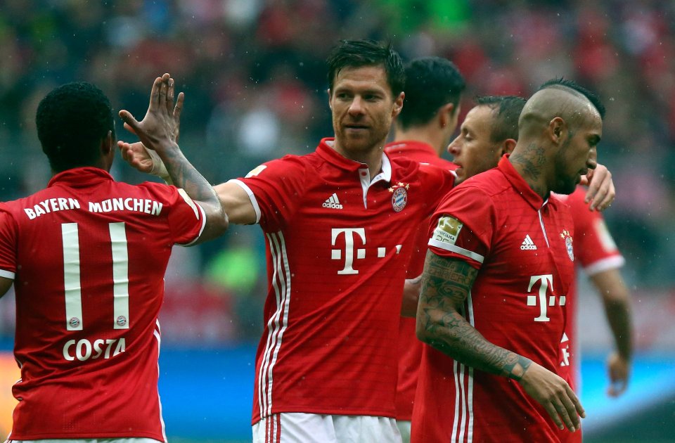  Bayern Munich's Xabi Alonso anchors the midfield