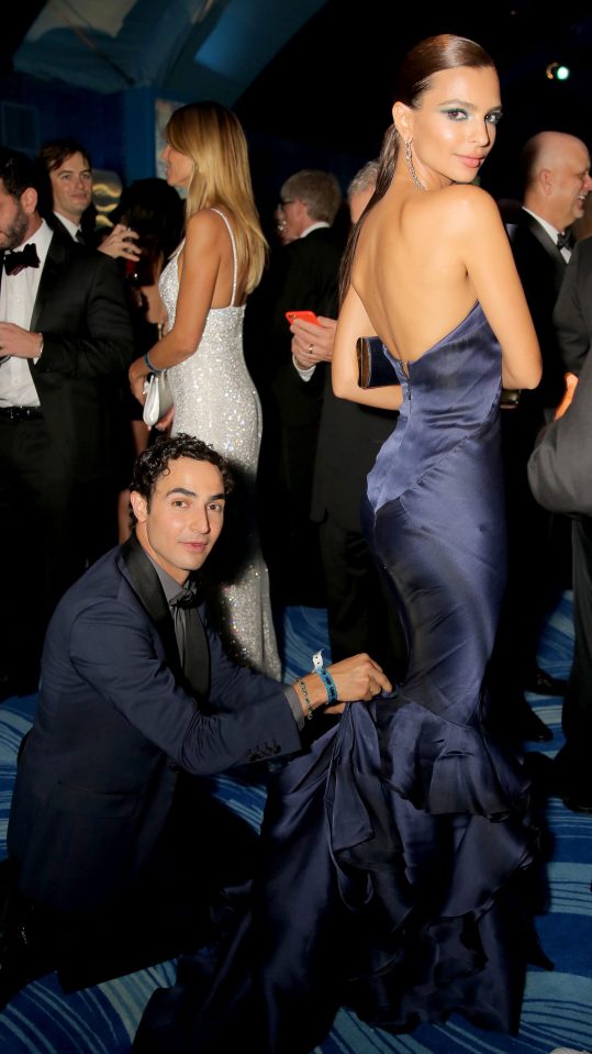  Cold shoulder ... 'Blurred Lines' star, pictured with Zac Posen, said she 'regretted' eating the free snack