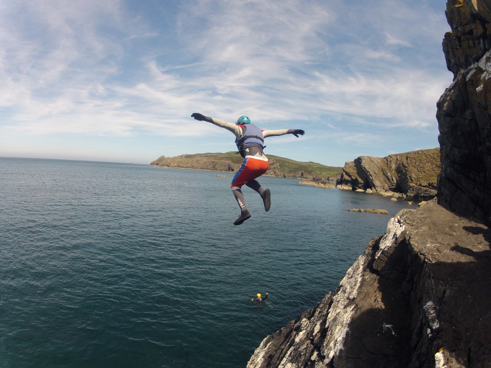  Cliff leap