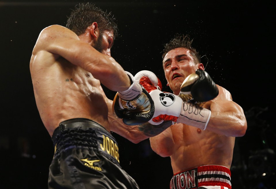 Crolla gave it his all but came up short against Venezuelan hardman Jorge Linares