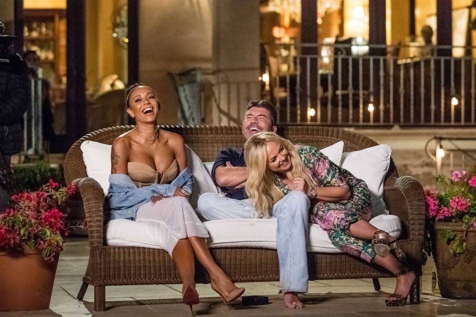 X-Factor contestants are seen at Simon's house during the Judges Houses stage of the 2016 show.