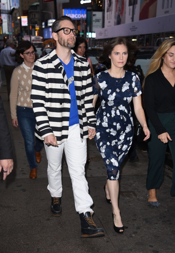  Amanda Knox is pictured with her current boyfriend, Christopher Robinson, in New York City