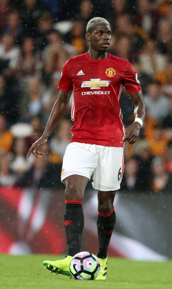 HULL, ENGLAND - AUGUST 27: Paul Pogba of Manchester United during the Premier League match between Hull City and Manchester United at KC Stadium on August 27, 2016 in Hull, England. (Photo by Matthew Ashton - AMA/Getty Images)