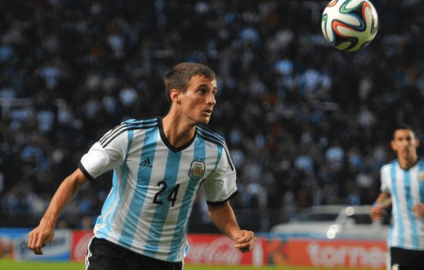 Emanuel Mammana has captured the attention of Spurs