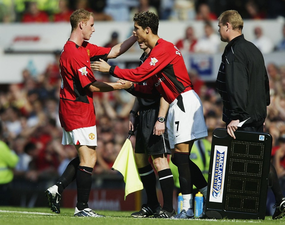 Cristiano Ronaldo comes on for his Manchester United debut against Bolton