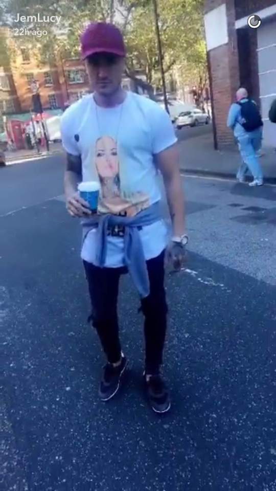 Bear wore Jemma's face on a t-shirt at another public appearance 