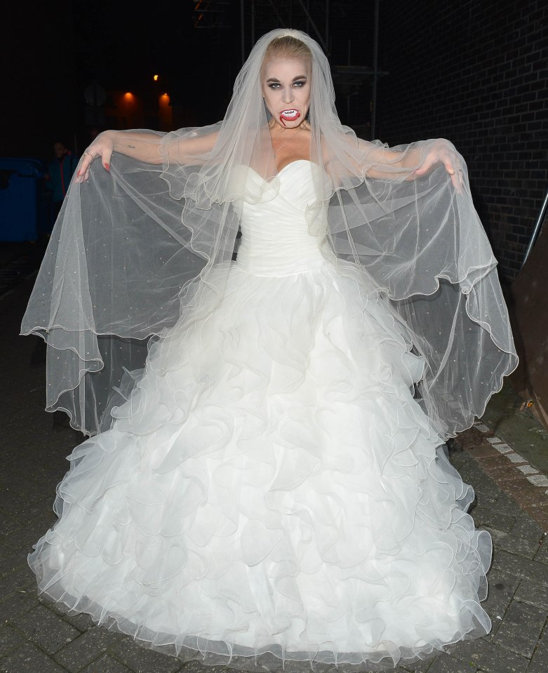  Tina Malone went for a frightening vampire bride costume for Halloween