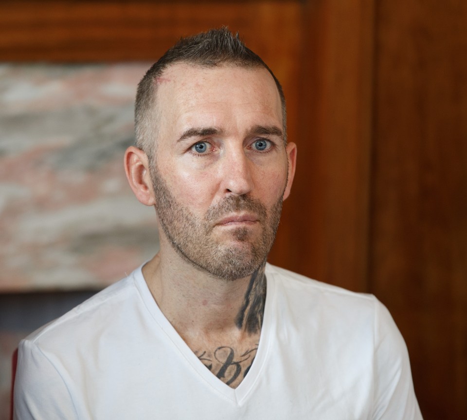  Glasgow Rangers legend Fernando Ricksen can no longer talk due to motor neurone disease