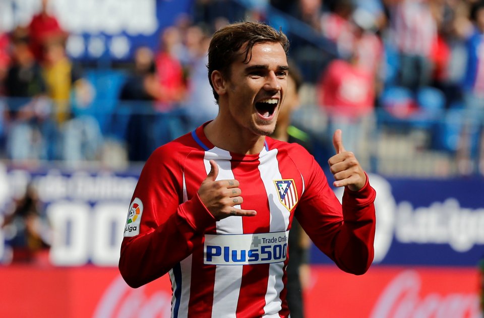 Football Soccer - Spanish Liga Santander - Atletico Madrid v Sporting - Vicente Calderon stadium, Madrid, Spain 17/09/16 Atletico Madrid's Antoine Griezmann celebrates a goal. REUTERS/Sergio Perez