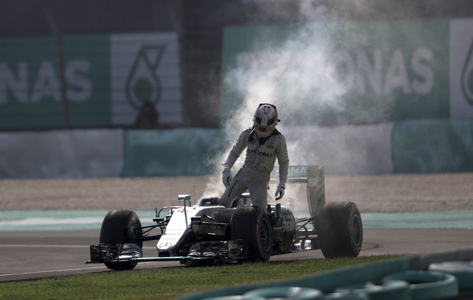  Lewis Hamilton suffered engine failure in Malaysia