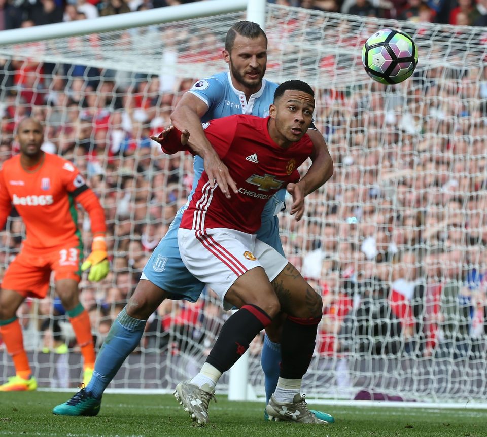  Depay hasn't impressed in a red shirt so far