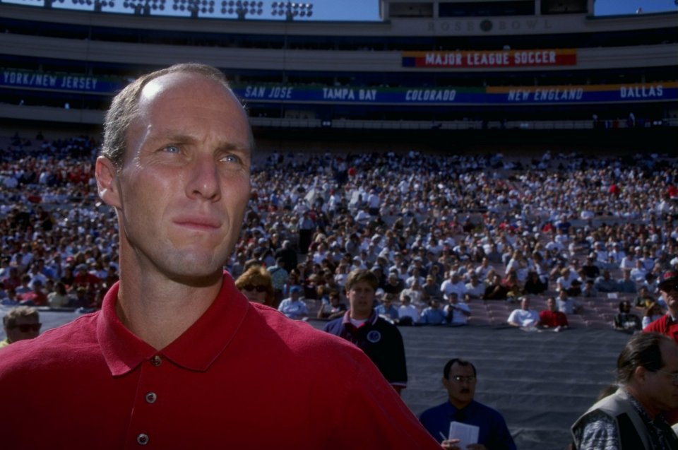  Bob Bradley enjoyed a successful stint at MLS side the Chicago Fire between 1998 and 2002