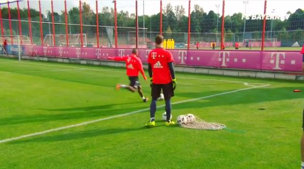  Arturo Vidal takes aim at goan on a different pitch with a giant fence in the way