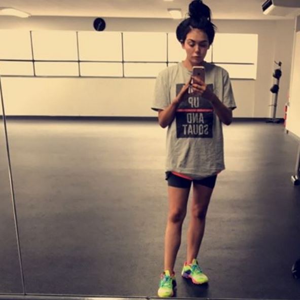  Scarlett Moffatt’s fans have urged the shrinking star to stop losing weight.