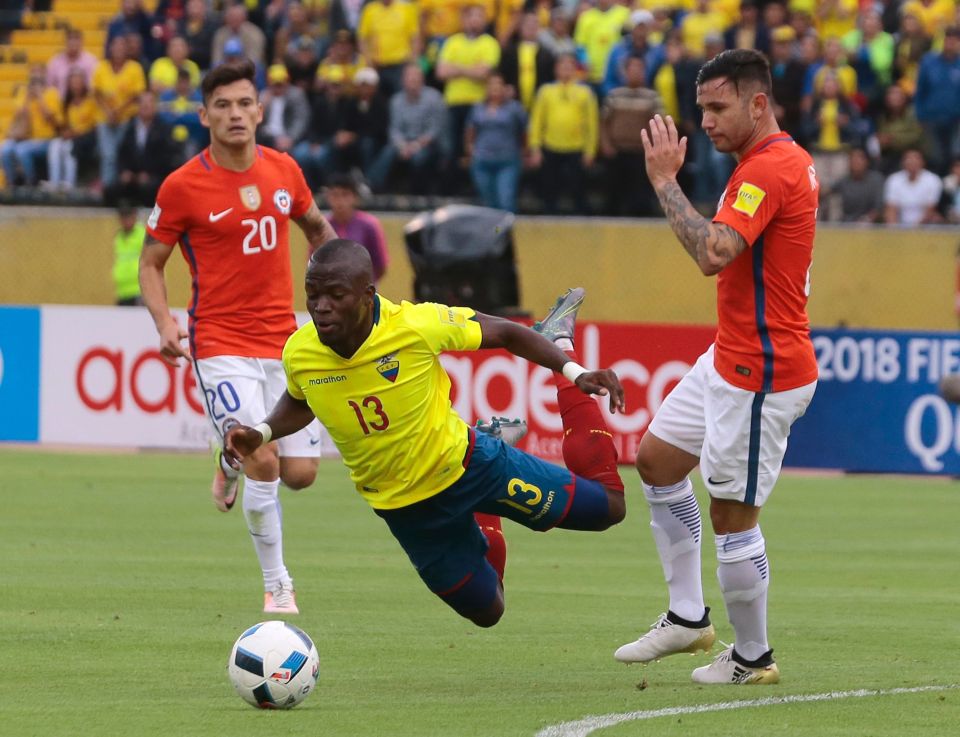 Enner Valencia falls to the ground