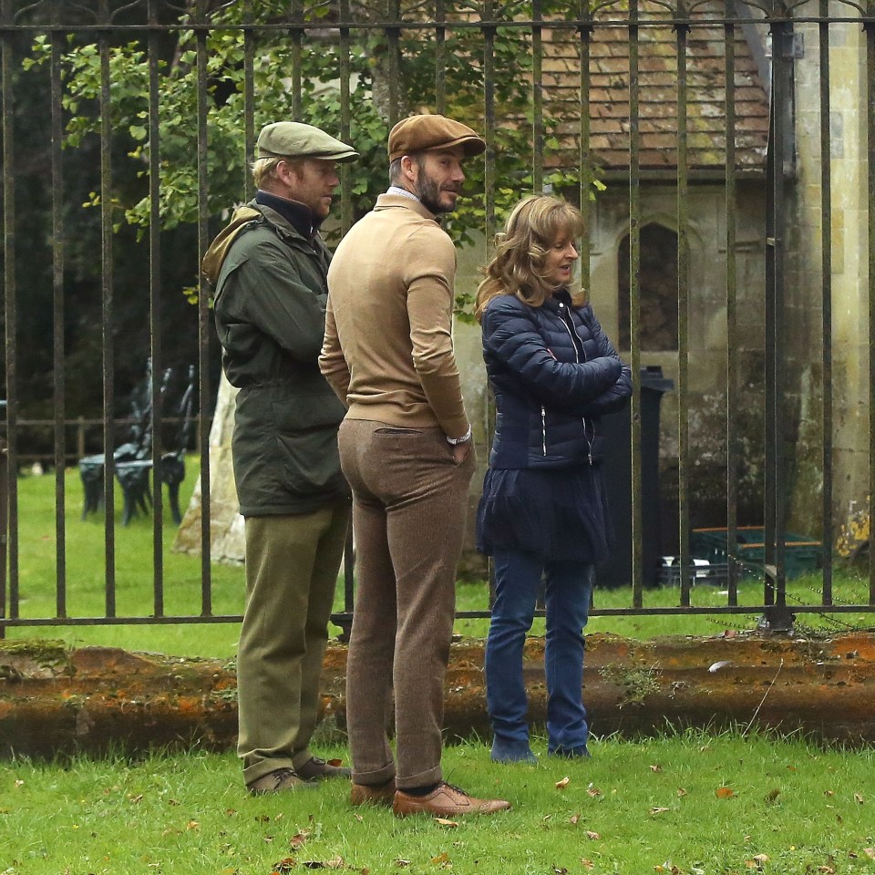 **OFFICE TO ADVISE CAPTION **HOLD FOR DANNY**FAMEFLYNET - Exclusive: David Beckham And Guy Ritchie Spend The Day Shooting In Wiltshire