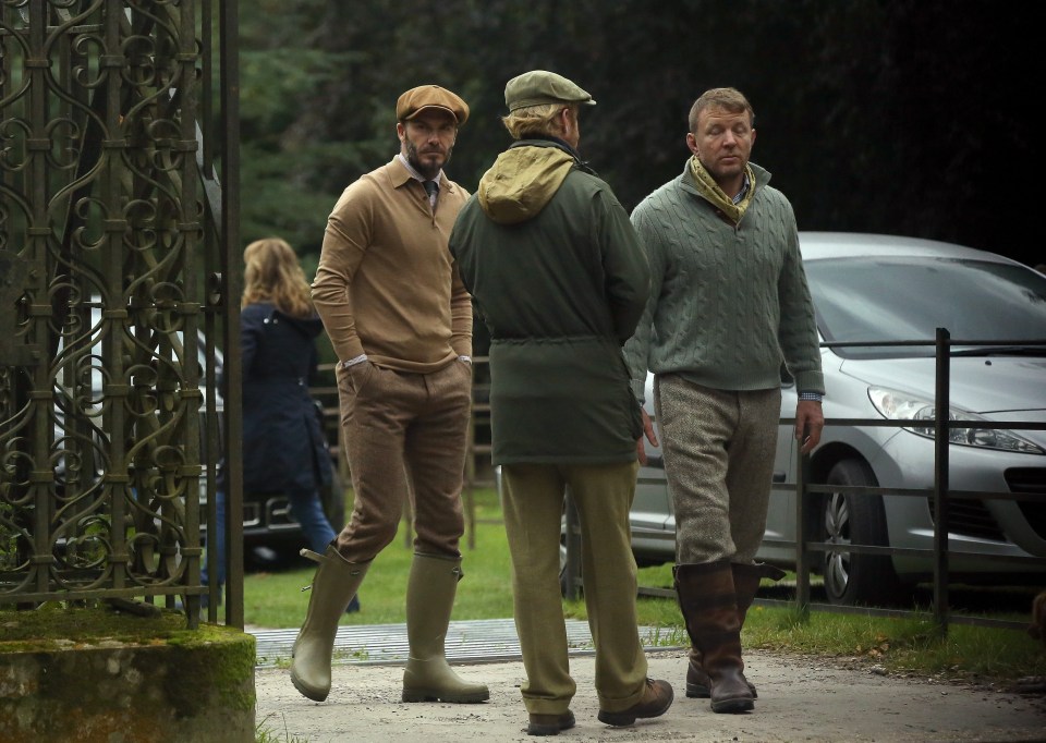 **OFFICE TO ADVISE CAPTION **HOLD FOR DANNY**FAMEFLYNET - Exclusive: David Beckham And Guy Ritchie Spend The Day Shooting In Wiltshire