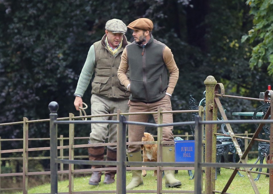 **OFFICE TO ADVISE CAPTION **HOLD FOR DANNY**FAMEFLYNET - Exclusive: David Beckham And Guy Ritchie Spend The Day Shooting In Wiltshire