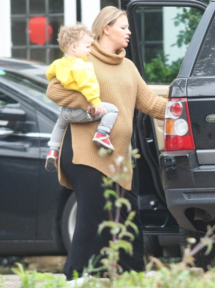 FAMEFLYNET - Exclusive: Heavily Pregnant Singer Kimberley Walsh Seen After Visiting A Friend