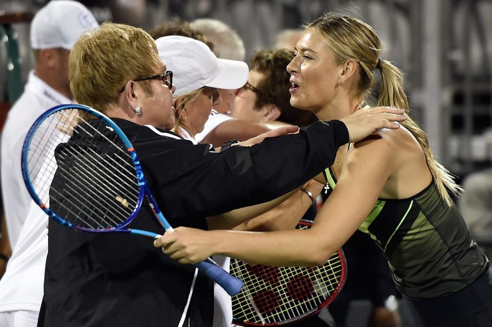  Sir Elton John and Maria Sharapova snuggled up at his tennis chairy event