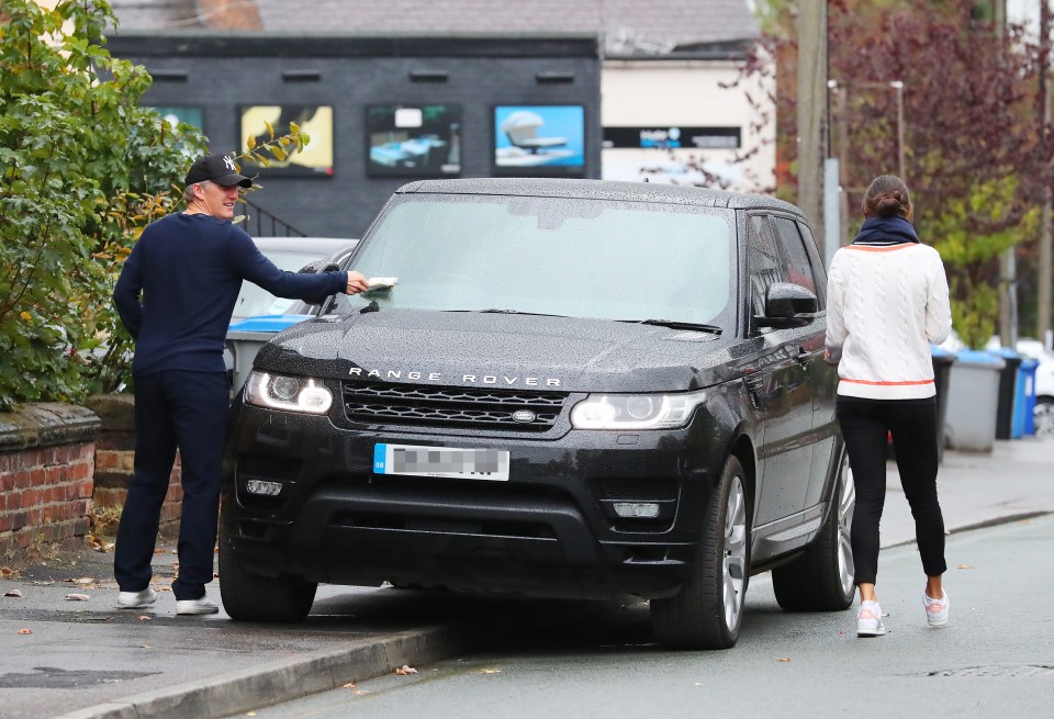  Bastian Schweinsteiger and Ana Ivanovic walk back to their car only to find the ticket