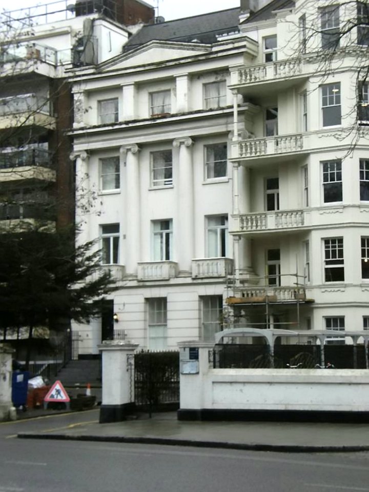  Grade II building ... Hyde Park Gate flat was split into 14 rooms