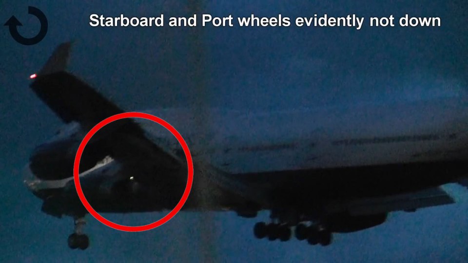 This picture shows the landing gear on the wings has failed to deploy