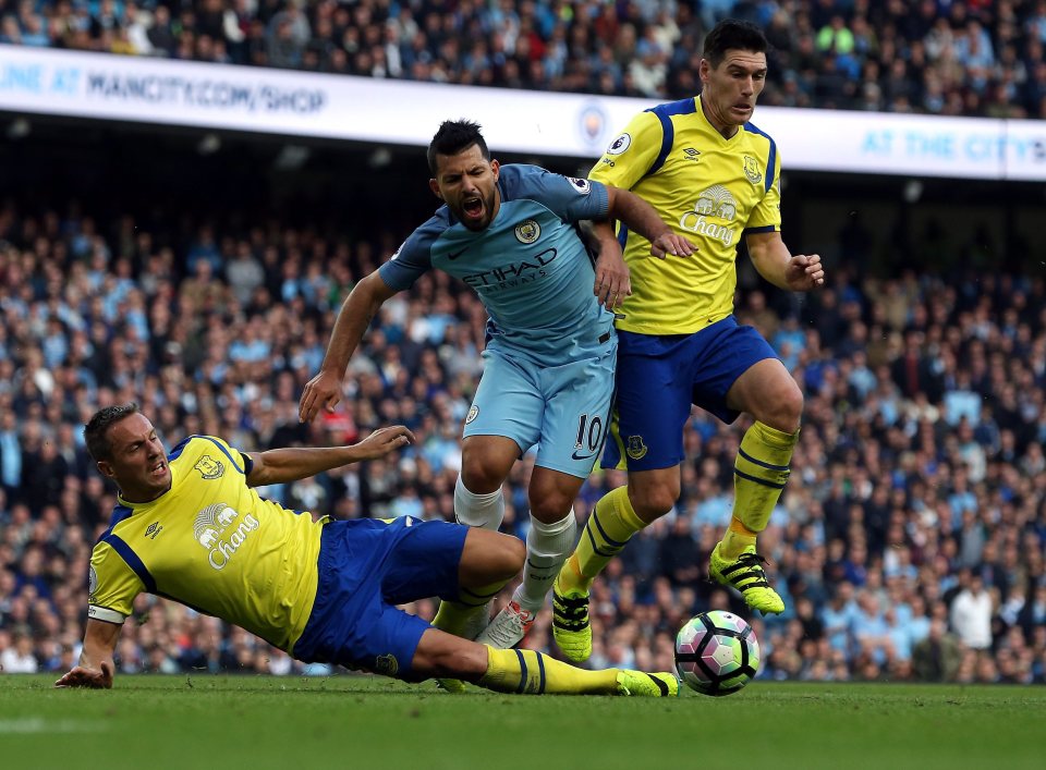  Phil Jagielka gave away two penalties but Man City missed them both