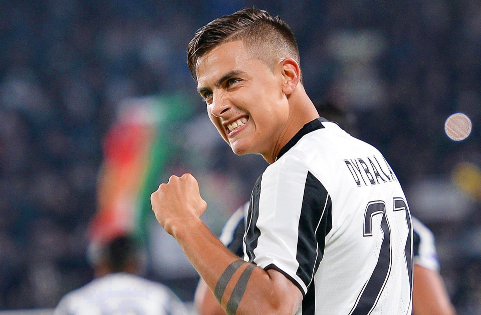 epa05587136 Juventus' Paulo Dybala celebrates after scoring a goal during the Italian Serie A soccer match between Juventus FC and Udinese Calcio at Juventus Stadium in Turin, Italy, 15 October 2016. EPA/ALESSANDRO DI MARCO