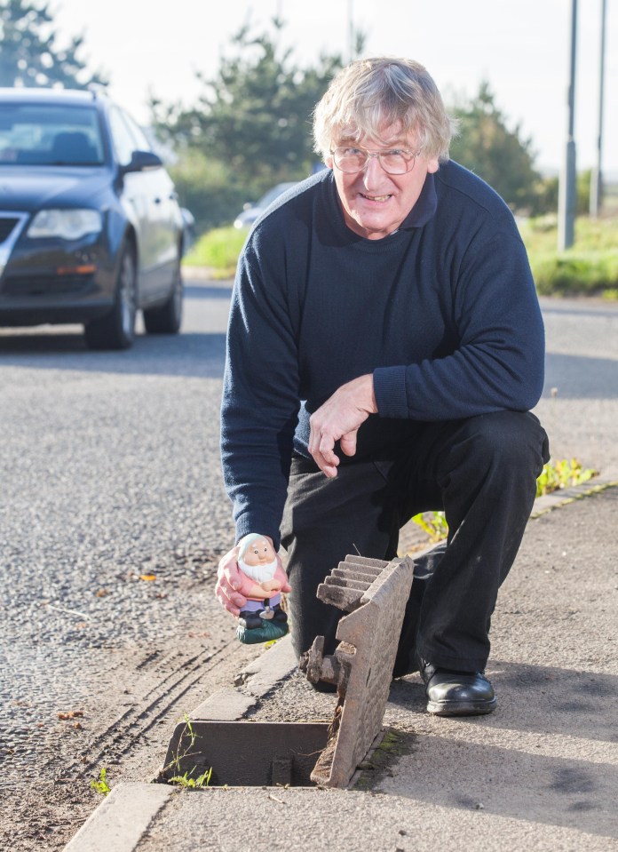  Drainspotting ... Bryan and Cormy are dedicated to monitoring Corwall's blocked gutters