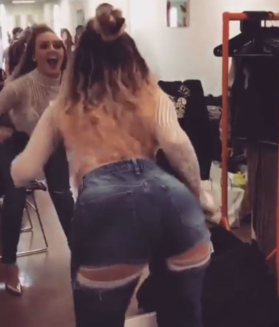  In the short vid on Instagram she wiggles her bum for the camera