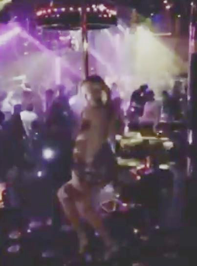  Paulina Gretzky pole dances and twerks on a strip pole in Las Vegas