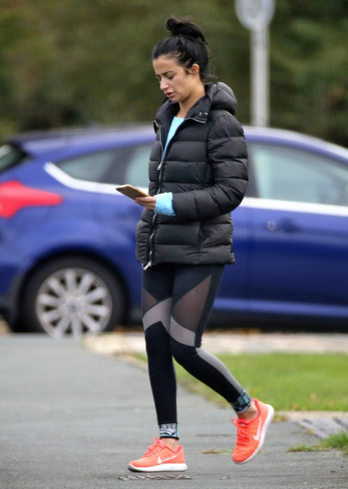  She showed off her toned pins in skintight running leggings