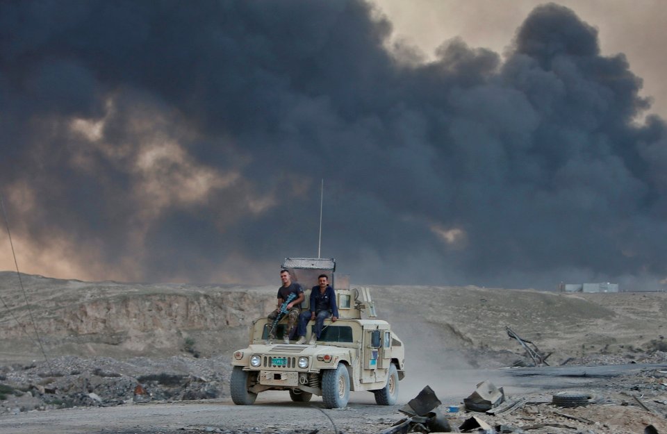  A sulphur smoke cloud has engulfed the battlefield - giving breathing problems to hundreds of people