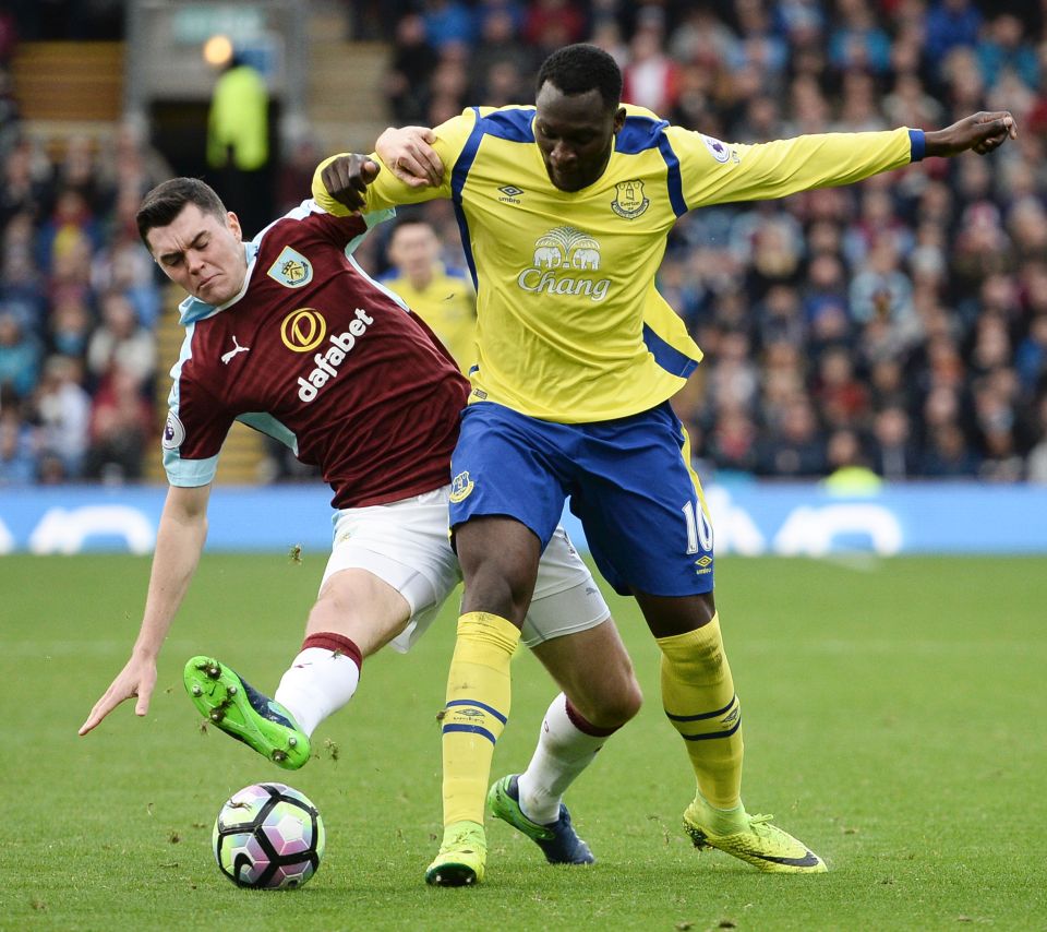 Tom Heaton has urged Michael Keane to stay at Burnley for a long time