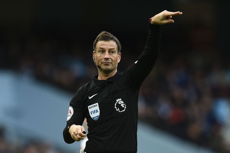 Mark Clattenburg turned down Matteo Darmian's penalty appeal