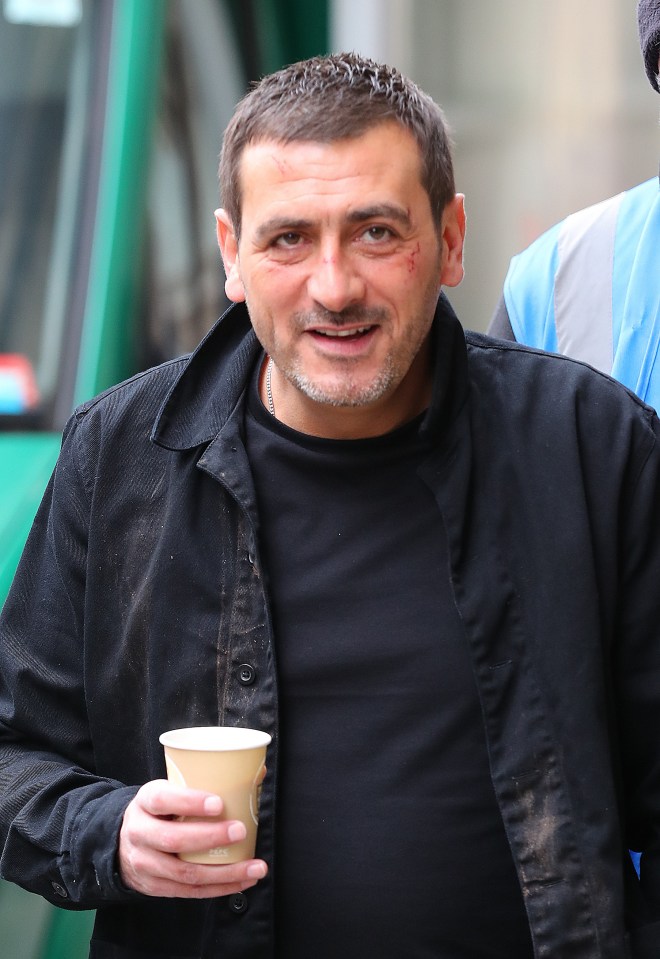 Peter Barlow, played by Chris Gascoyne, was also spotted on set today