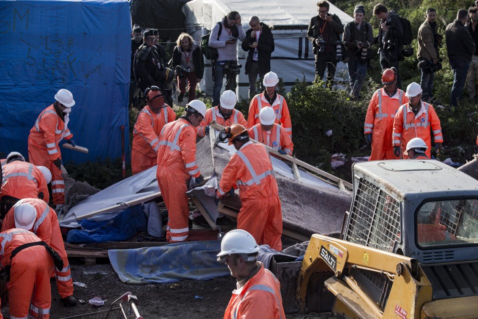  Over 4,000 people have now been evicted from the Jungle as the demolition gets underway