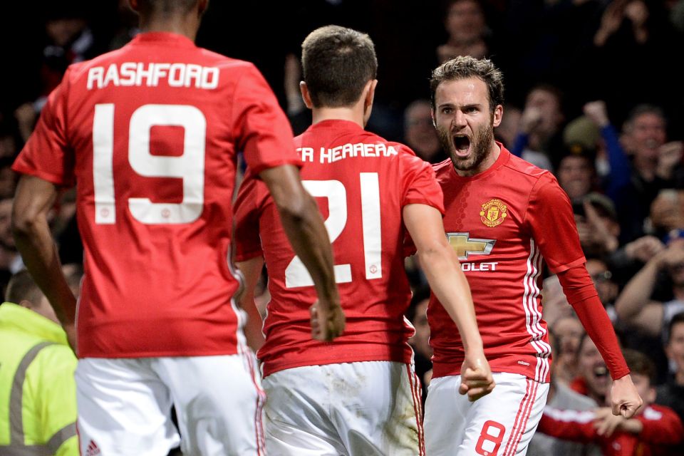  Manchester United made safe passage into the quarter-finals