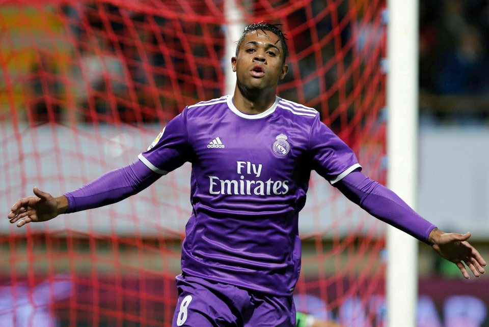  Mariano Diaz celebrates his strike for Madrid