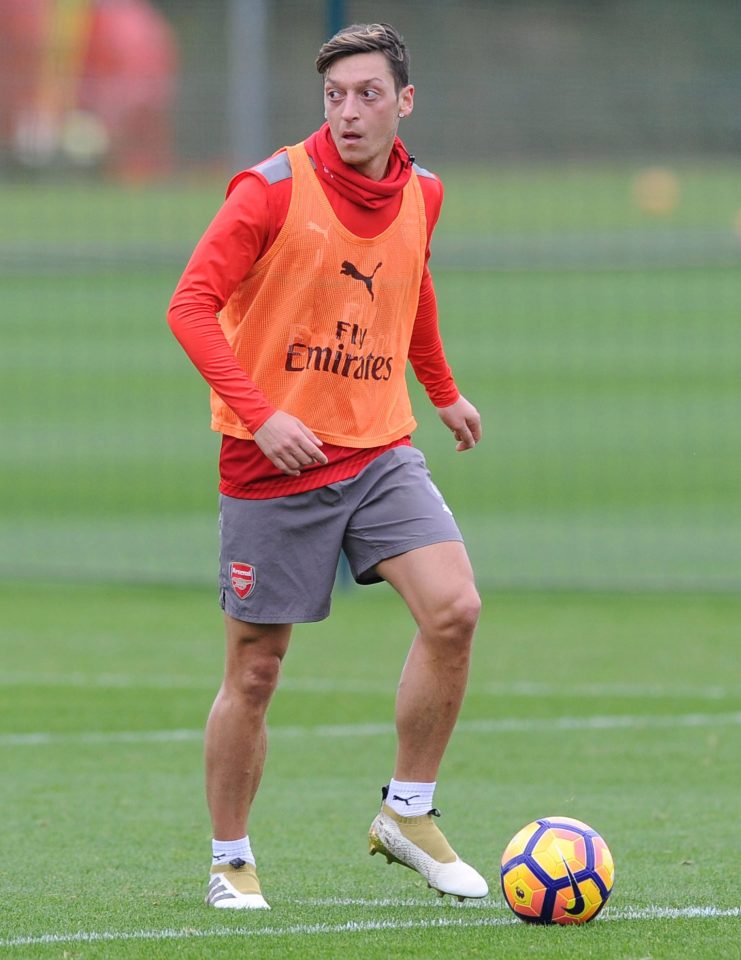 Mesut Ozil preparing to face Sunderland