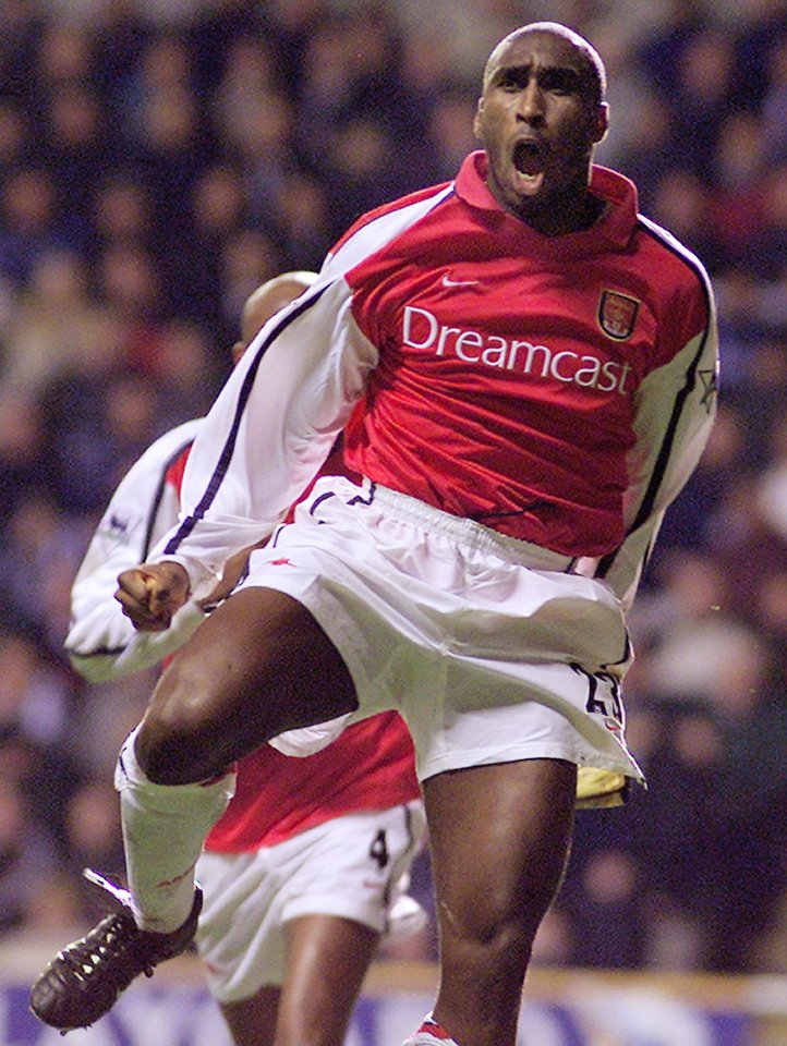 Arsenal's Sol Campbell celebrates scoring against Newcastle United with in the English premier league at St James's Park, March 2, 2002. REUTERS/Ian Hodgson NO INTERNET/ONLINE USAGE WITHOUT FAPL LICENCE. FOR DETAILS SEE FAPLWEB.COM