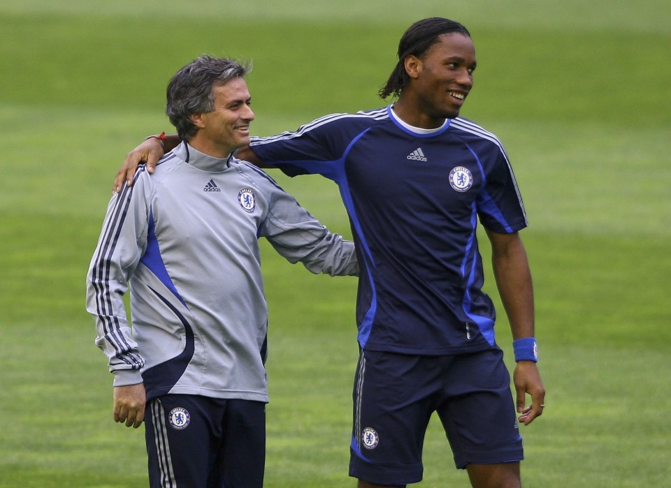  Didier Drogba has lent his support to under-pressure Man United boss Jose Mourinho