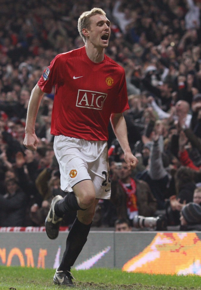 Darren Fletcher celebrates scoring United's fourth goal in 2008 as Sir Alex won yet again