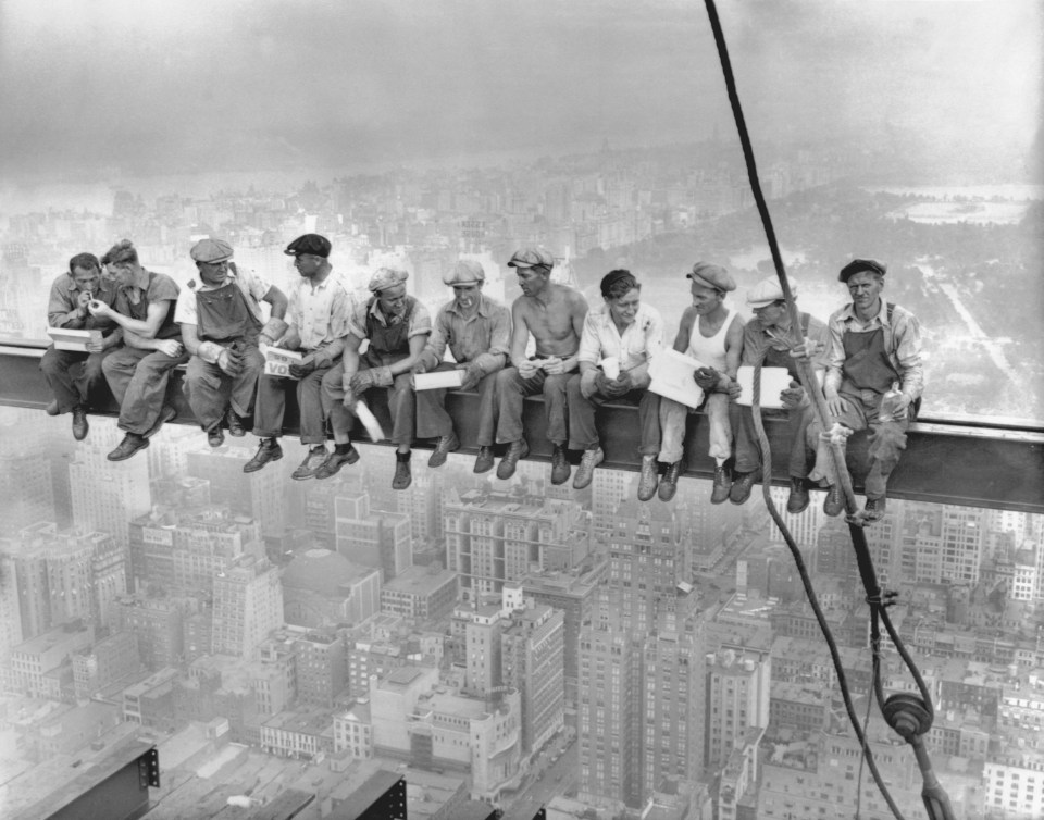 New York Construction Workers Lunching on a Crossbeam