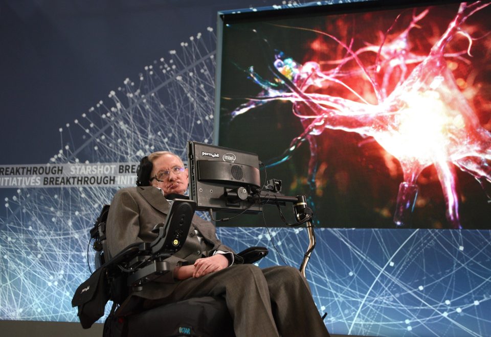  Stephen Hawking at the press conference announcing Breakthrough Starshot, a new space exploration initiative