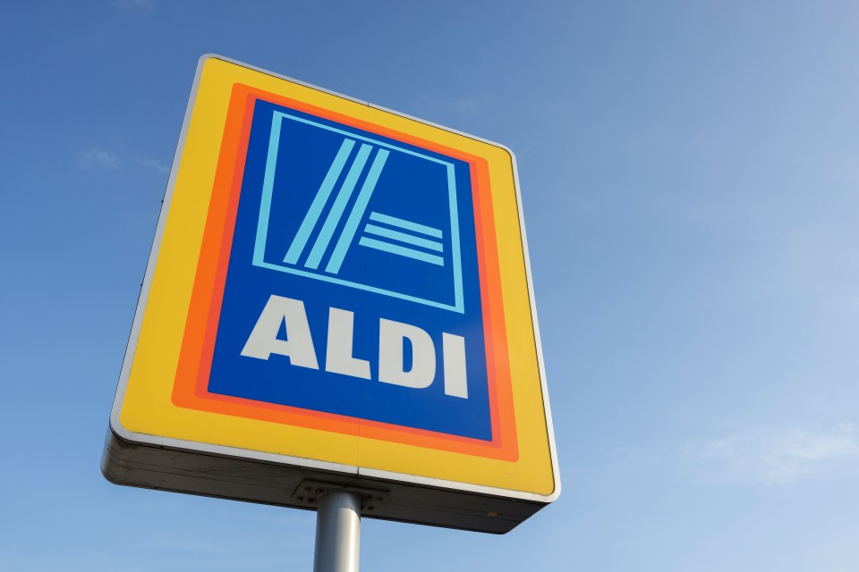 Aldi supermarket sign